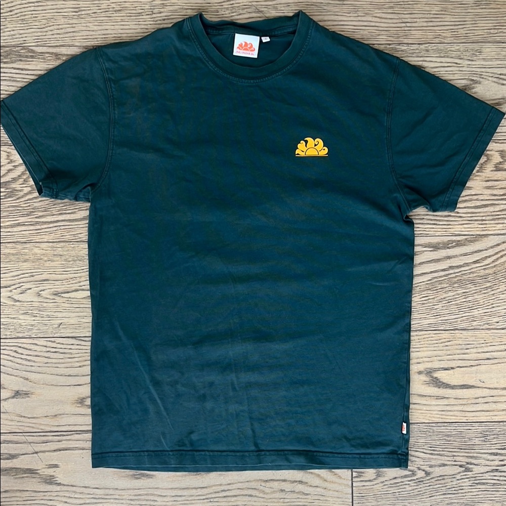 SUNDEK Green Tee w/Logo
